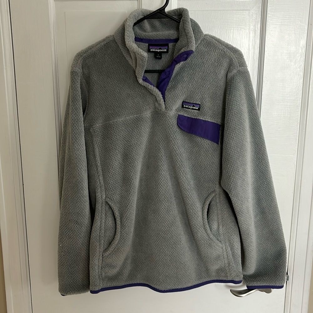 Patagonia re-tool snap t pullover. Gray with purple accents. Size large.